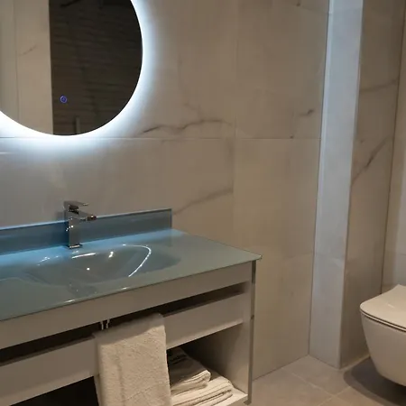 White Amfora Otel