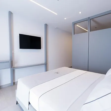 White Amfora Otel