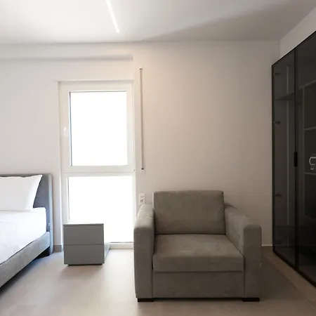 White Amfora Hotel
